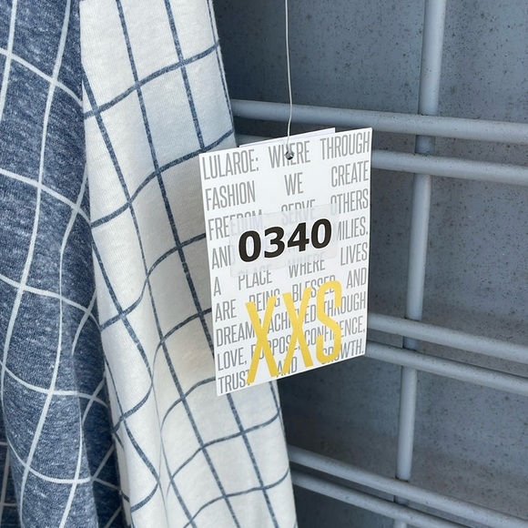 LulaRoe Contrasting Checkered Perfect T High Low Top - Picture 6 of 11